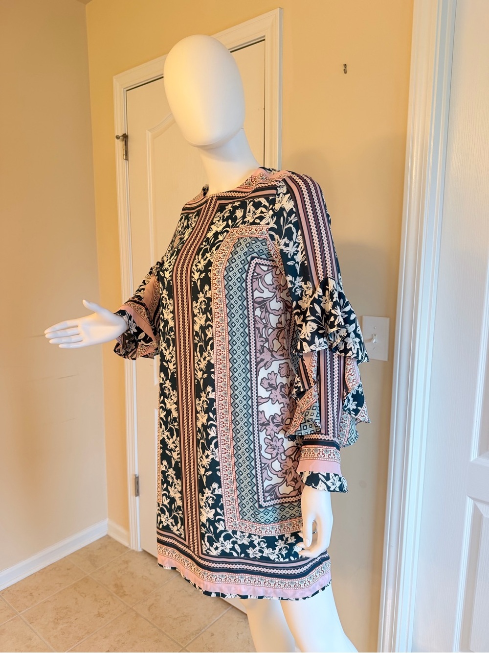 NWT Versona Pink and Green Paisley Patterned Ruffled Bell Sleeve Mini Dress XS